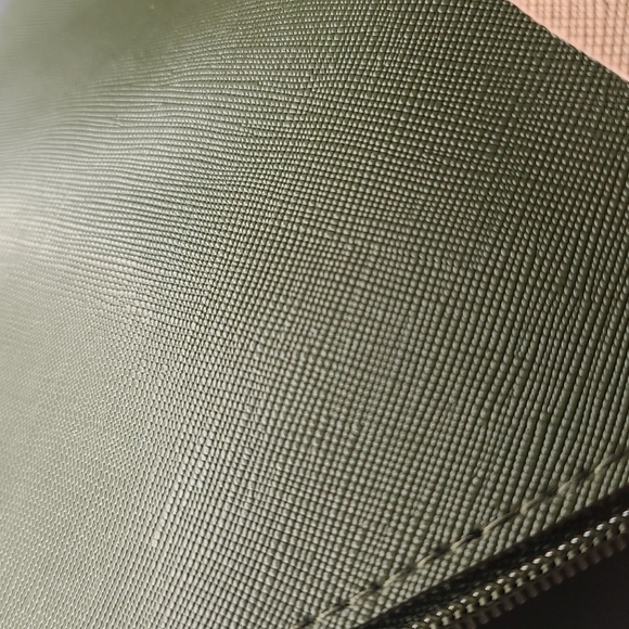 Elizabeth Arden New York Clutch - Picture 4 of 6